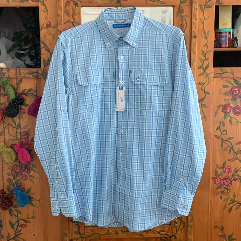 Men’s Southern Tide fishing shirt, size medium
